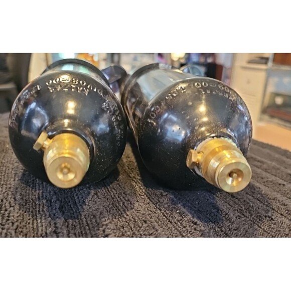 Carauna Paintball CO2 Aluminum Air Tank - Black 20oz - lot of 2 - Picture 3 of 3